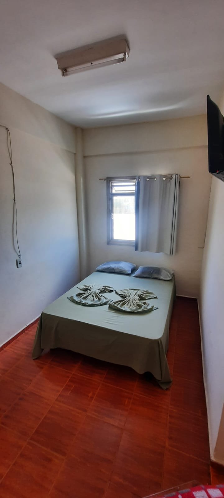VENDE-SE PRÉDIO