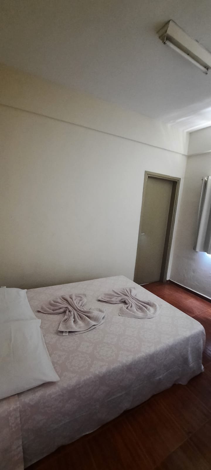 VENDE-SE PRÉDIO