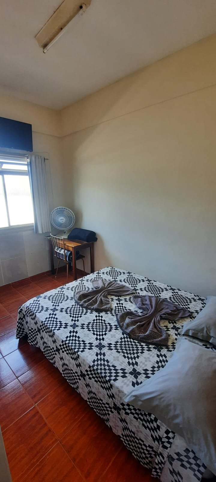 VENDE-SE PRÉDIO