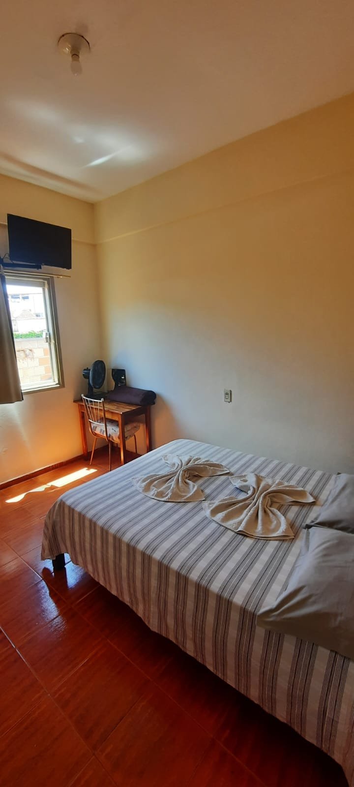 VENDE-SE PRÉDIO