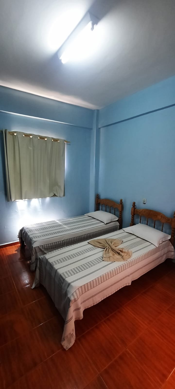VENDE-SE PRÉDIO