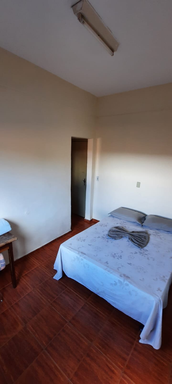 VENDE-SE PRÉDIO