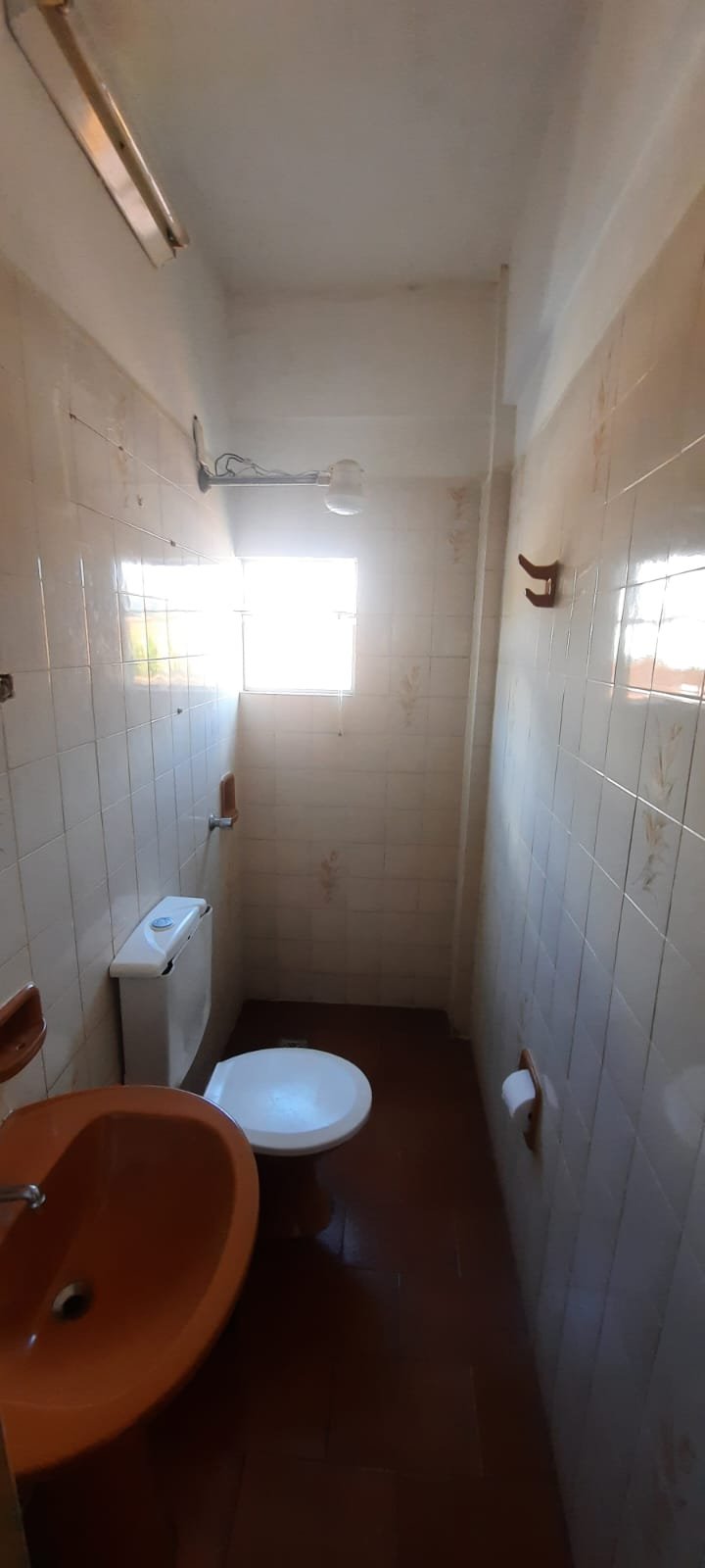 VENDE-SE PRÉDIO