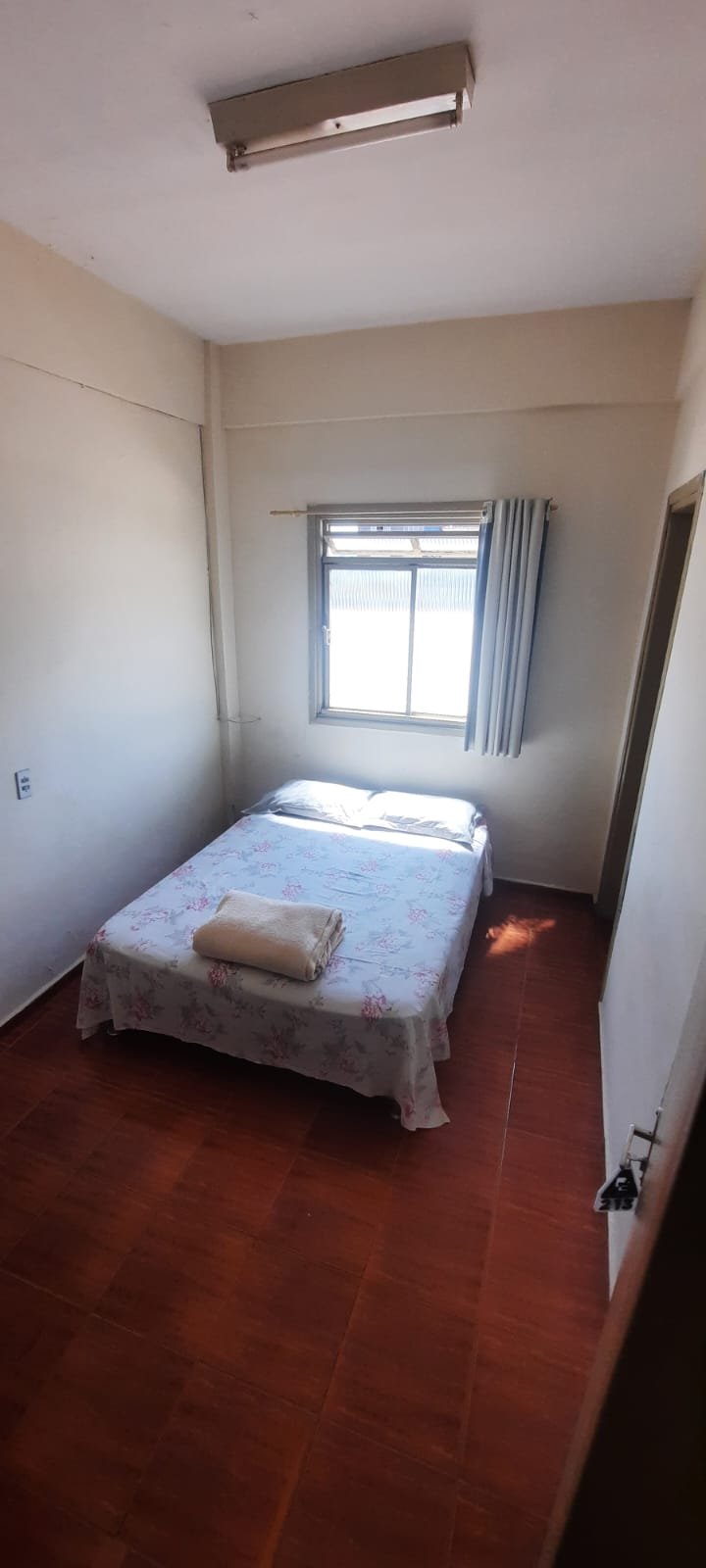 VENDE-SE PRÉDIO