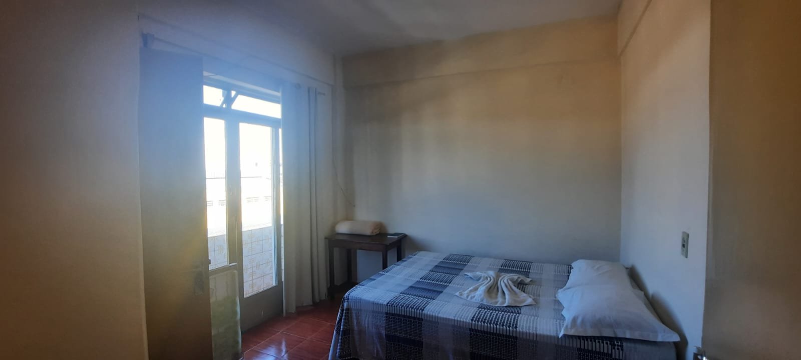 VENDE-SE PRÉDIO