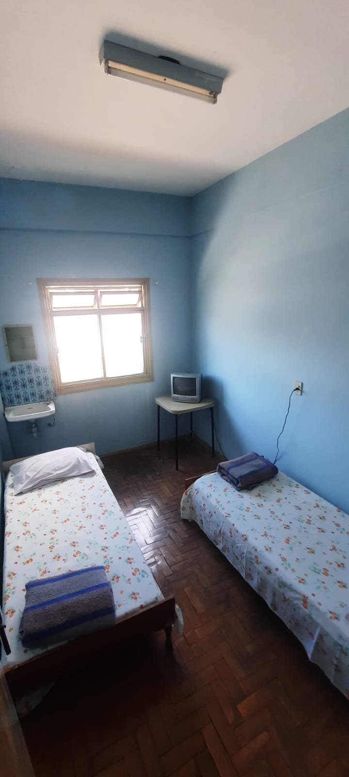 VENDE-SE PRÉDIO