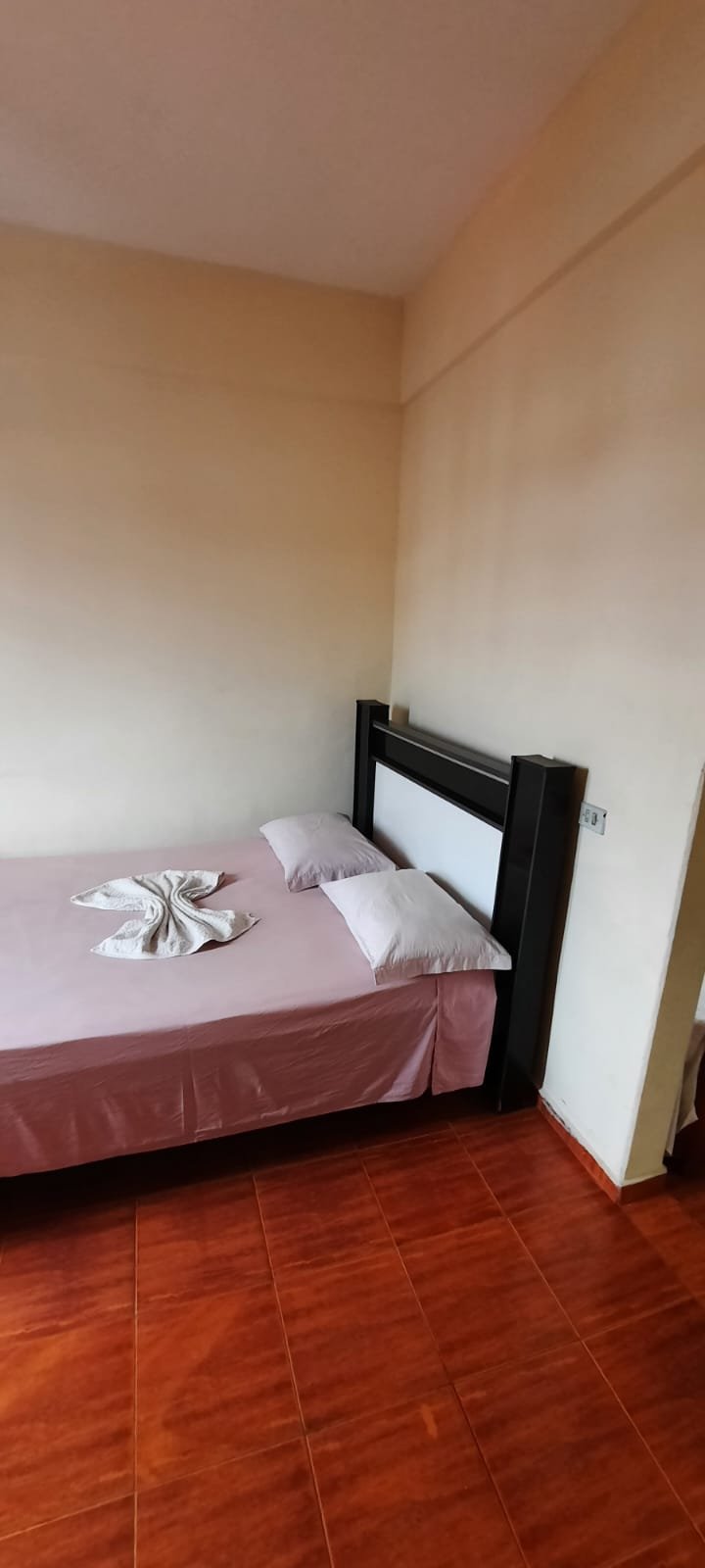 VENDE-SE PRÉDIO
